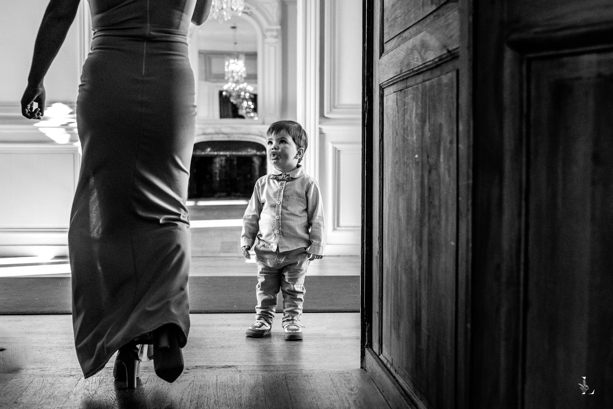 regard d'un enfant lors d'une cérémonie laïque