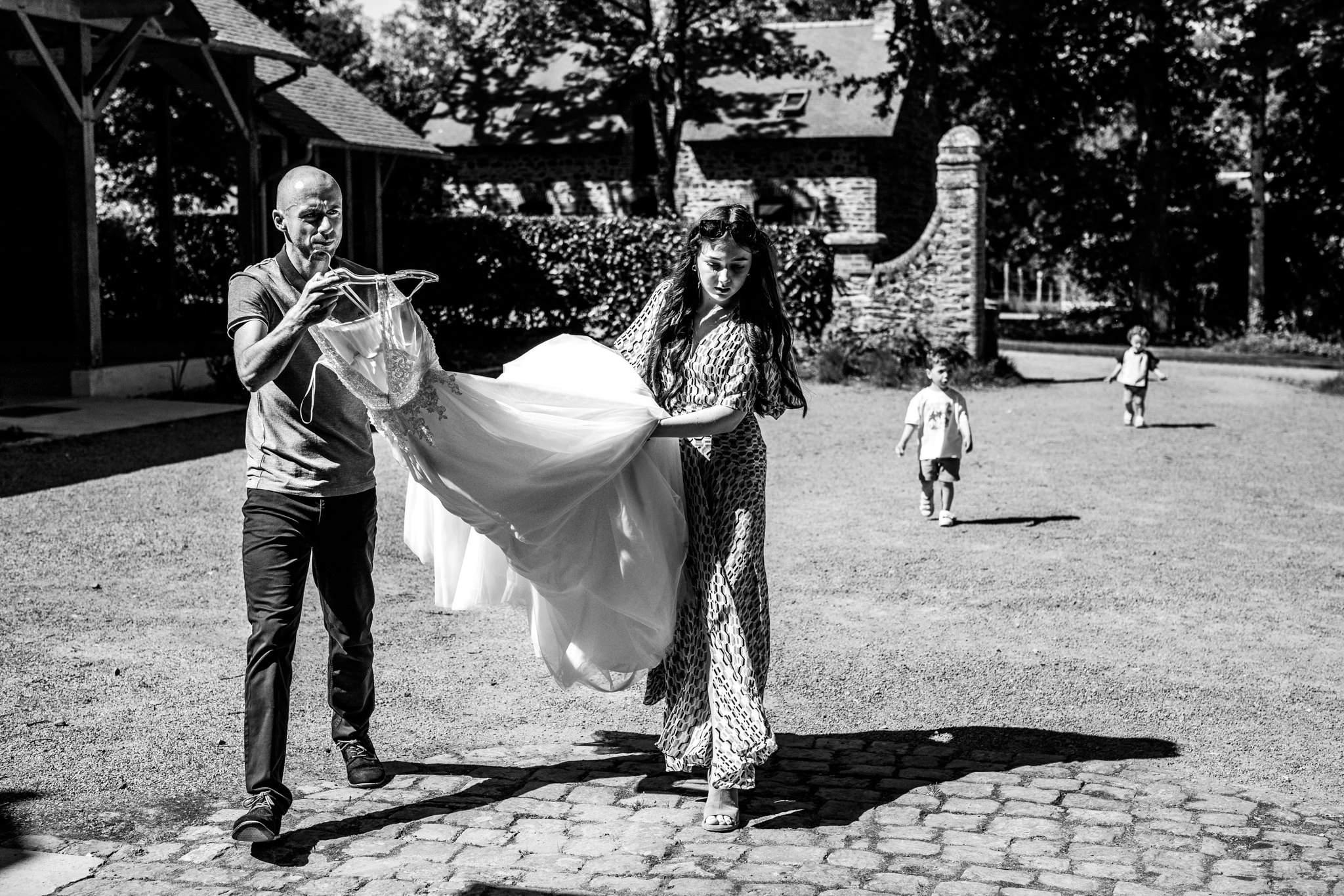 la robe de mariés apportée par des invités au Haras du reuzel à orgères