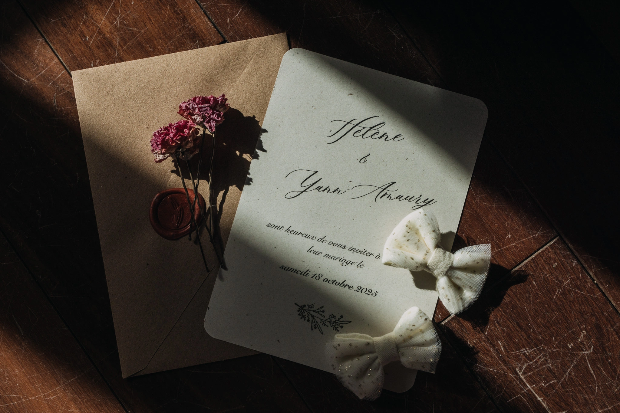 photo de détail d'un faire part de mariage à rennes